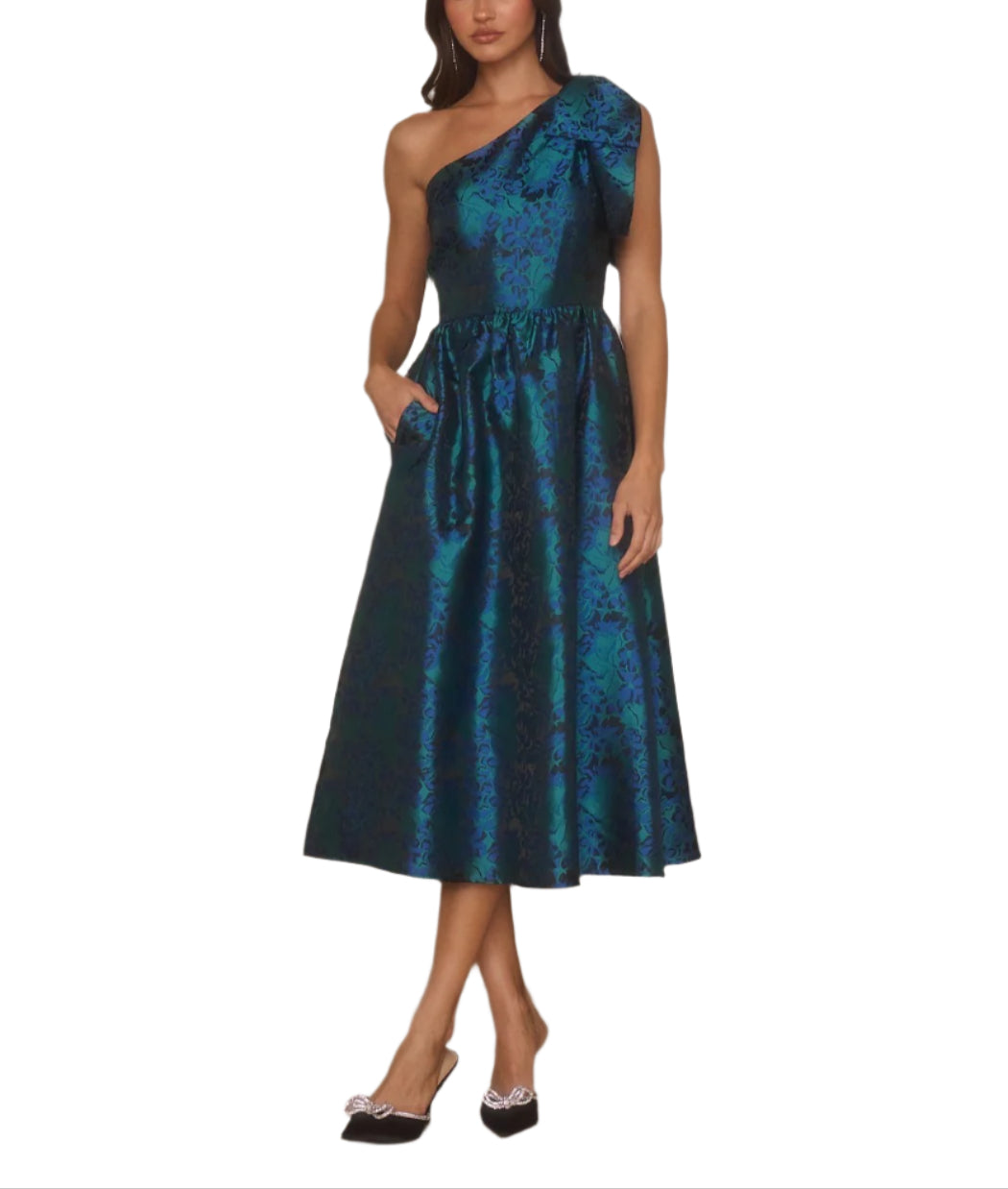 tep into charm with the Farrah Jacquard Floral Miley Bow Midi Dress. Its delicate jacquard floral pattern adds a touch of whimsy, while the playful bow detail brings a flirty finish.