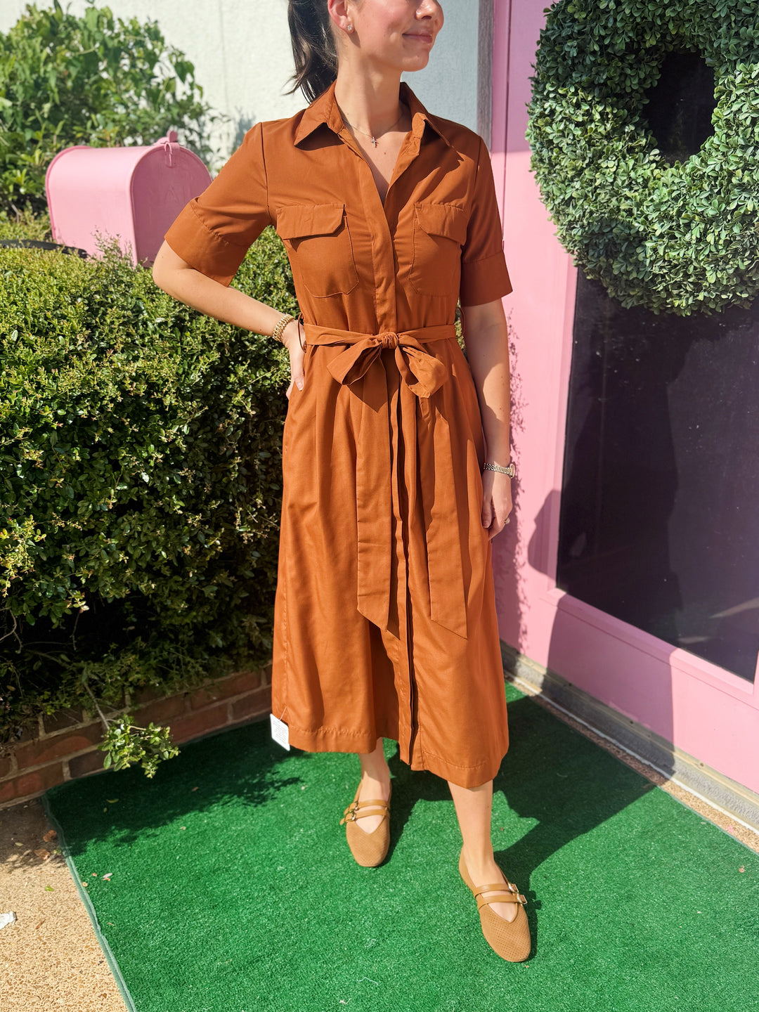 Melli Short Sleeve V Neck Dress in Rust