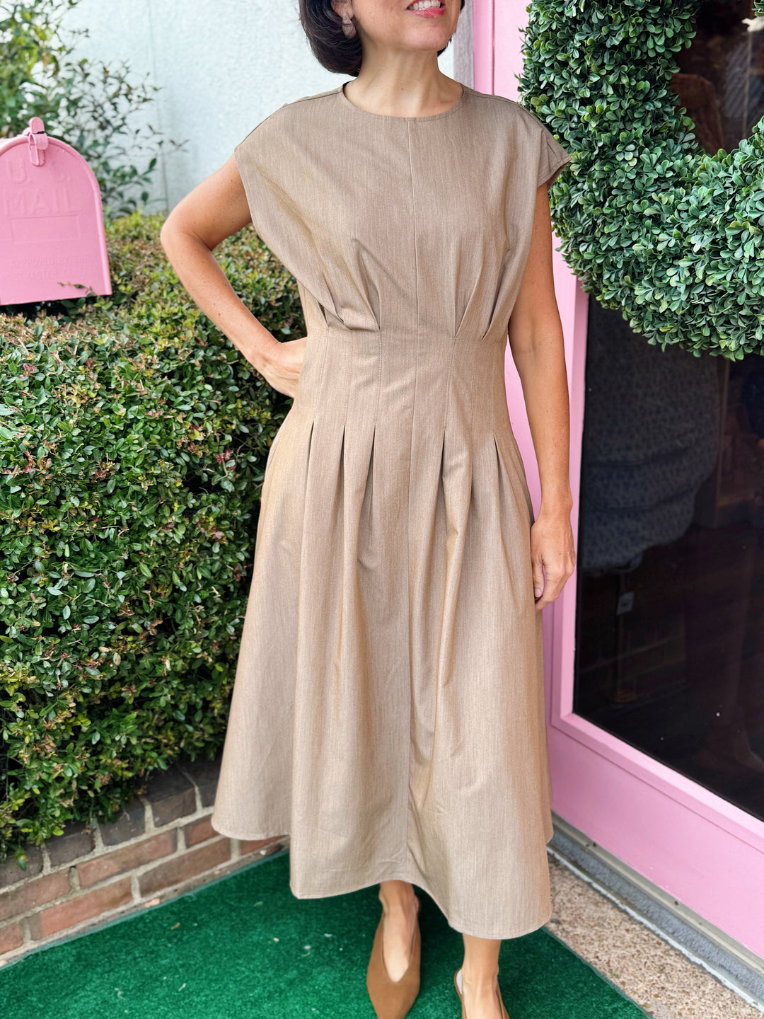 Avery Sleeveless Midi Dress