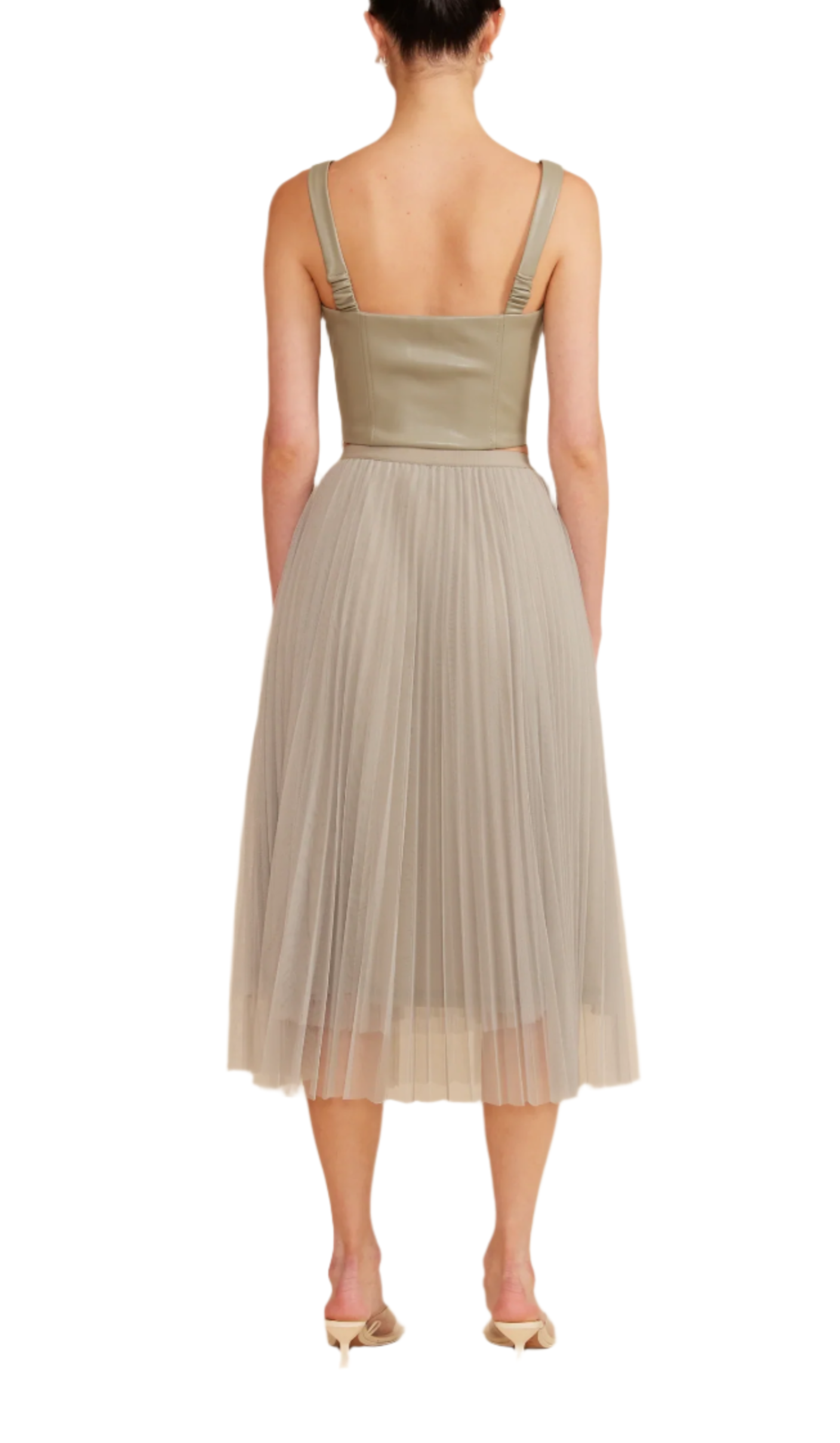 Elastic waistband
Pleated
Model wears a size small
This style fits true to size!
100% POLYESTER