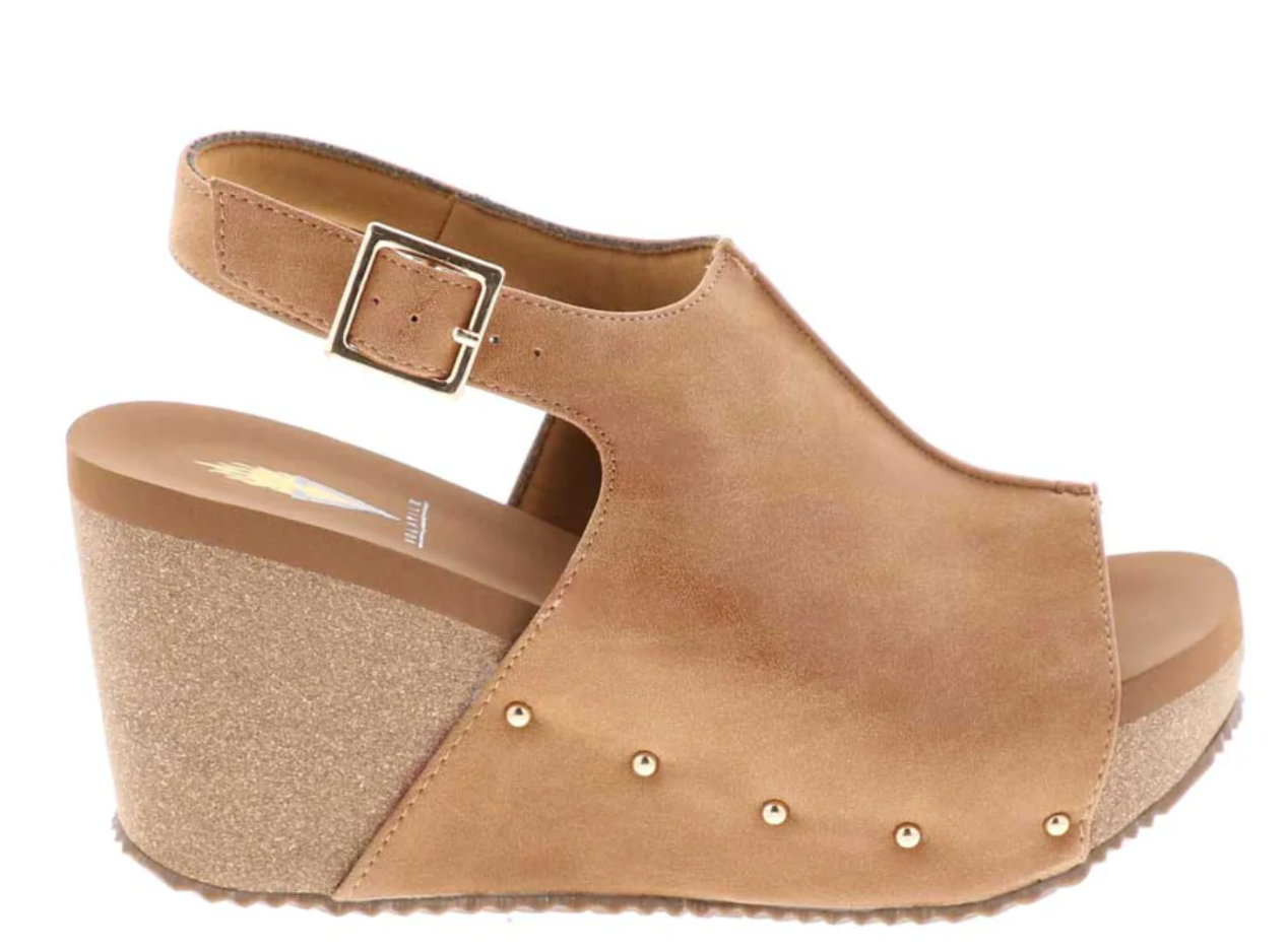 Division Wedge in Tan