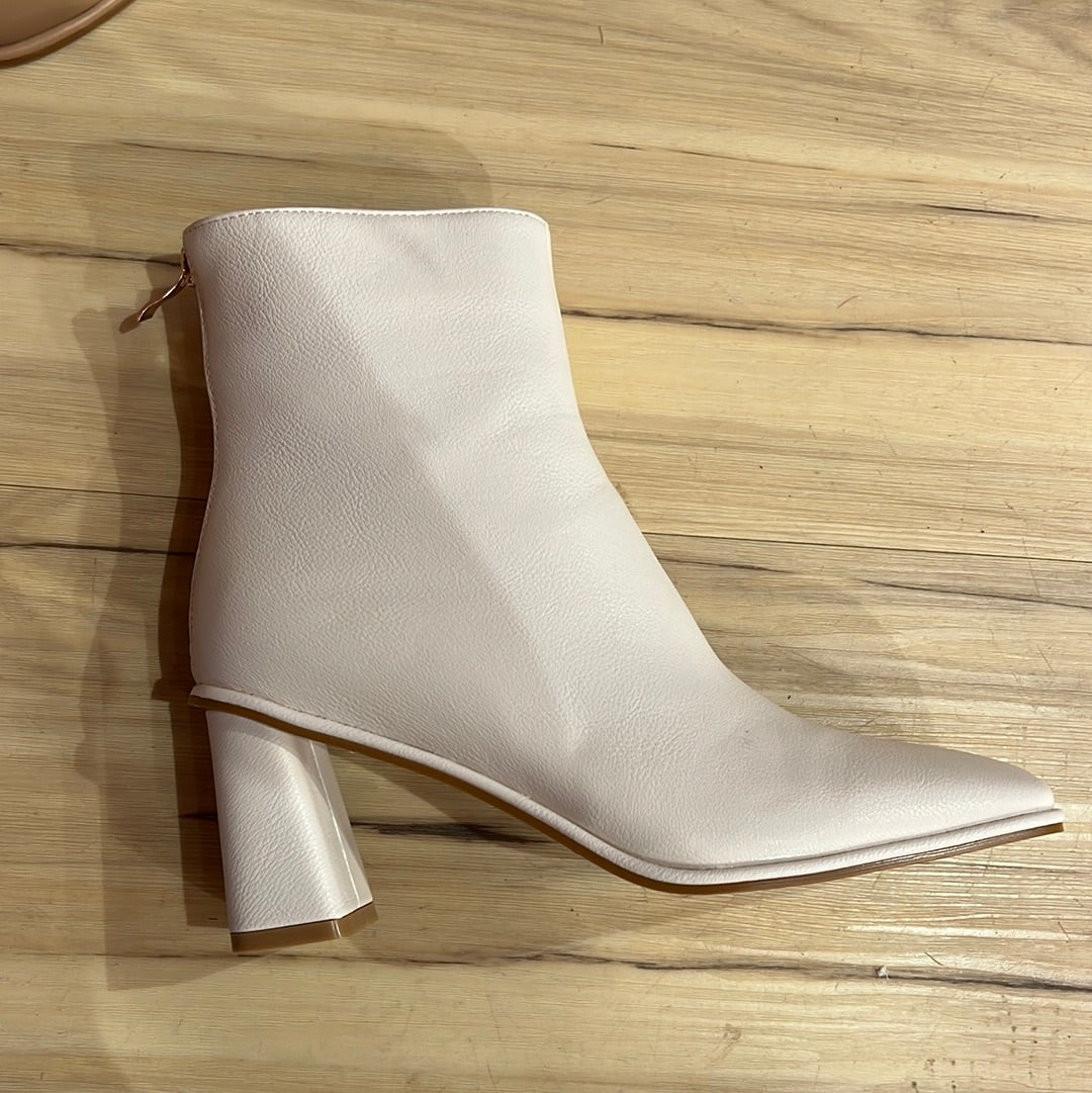 Quinnie Bootie
