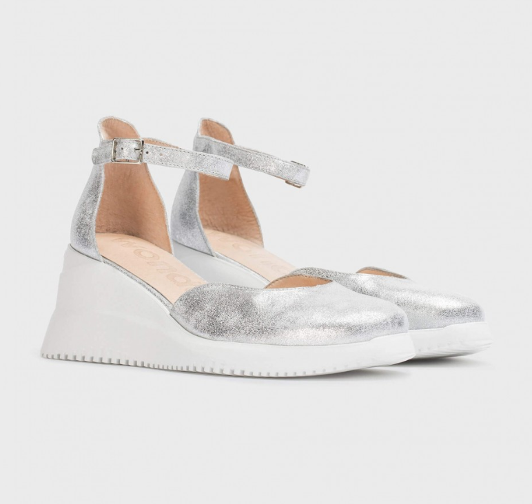 Fenix Sandals in Silver by Wonders