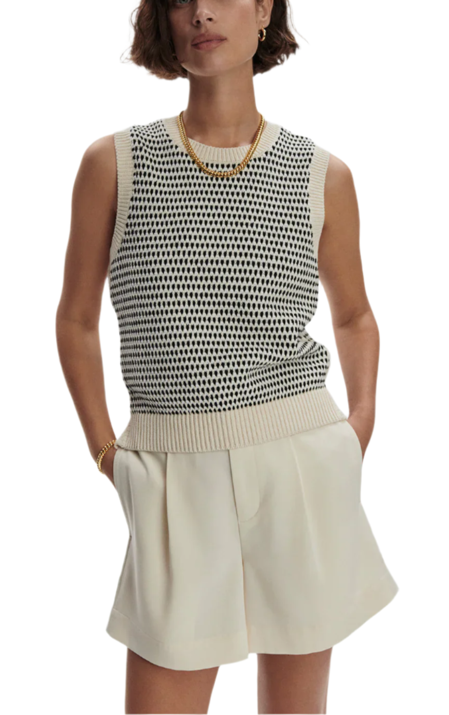 In a modern, multi-stitch design, the Knowles vest is made from 100% cotton and features a classic rounded neckline and a standard fit. A staple in your new-season wardrobe, it'll pair seamlessly with your favorite shorts or pants.