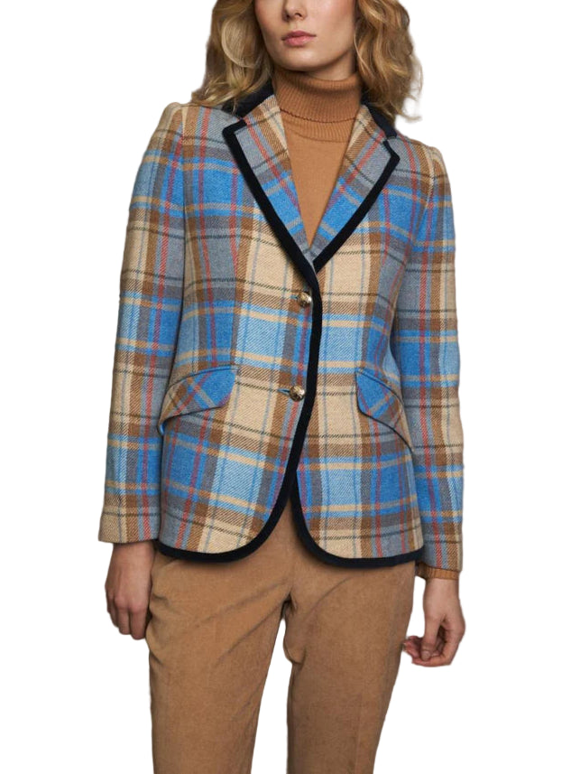 Fitted plaid blazer. Notched lapel collar with velvet detail. Front closure with contrasting velvet trim detail and two metal buttons. Front flap pockets. Long sleeves with faux buttoned cuff and slight opening. Slightly rounded hem without slits.  

Designed and manufactured in Spain.