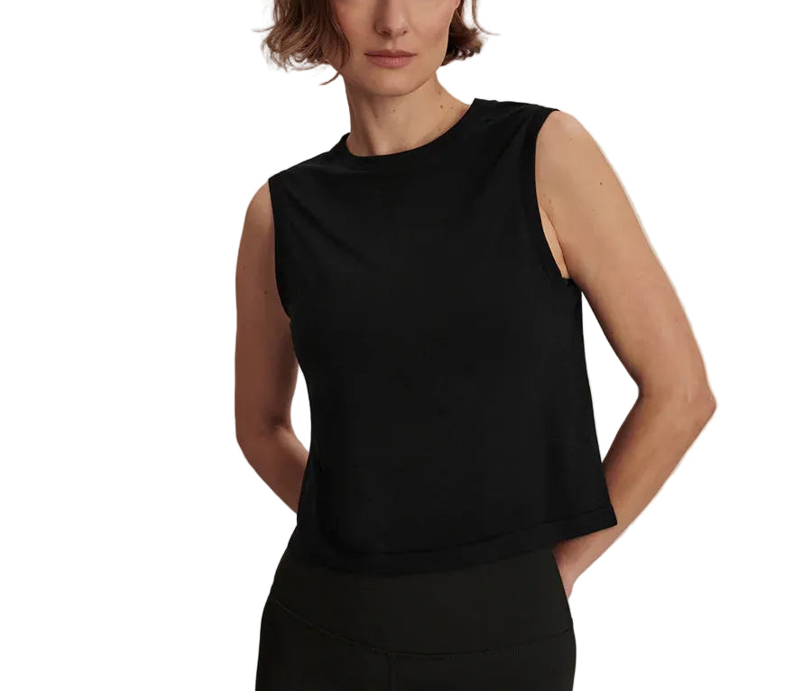 A lightweight active tee crafted from our Modal Seamless fabric, the Nate offers a super soft, natural feel and ultimate comfort, made for everyday movement. Cut to a long crop, boxy fit, it&