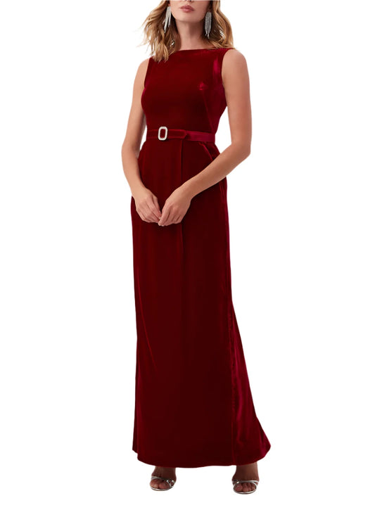 Featuring a classic boatneck and a flattering belted waist, this sleeveless velvet maxi dress has a sleek column silhouette for a timeless look at any event.⁠