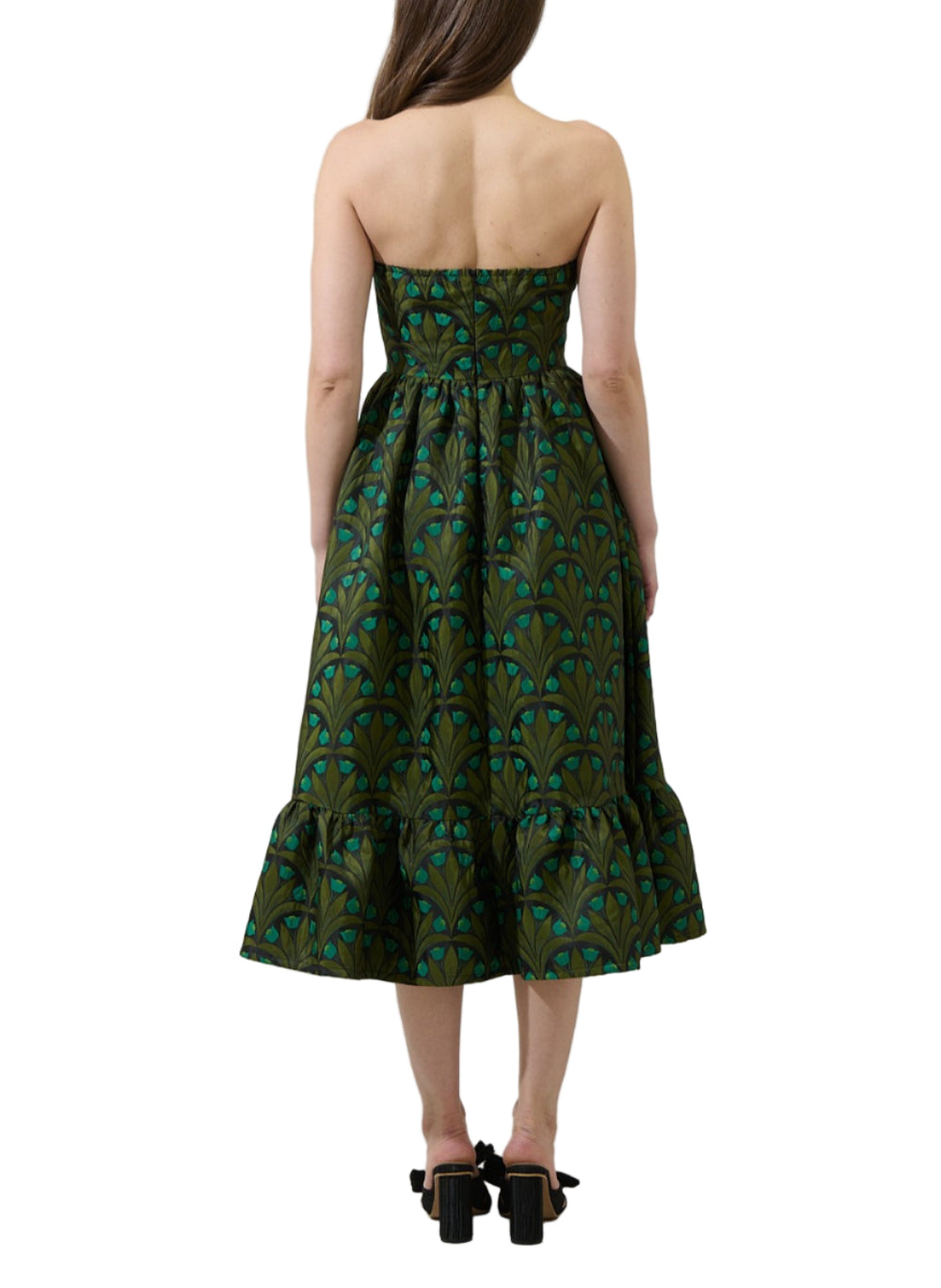 Step into the season with timeless charm with this cute dress. Featuring a beautiful all-over floral pattern, strapless neckline, and a midi length keeps it classic and versatile. Style it with strappy heels and delicate jewelry for an effortlessly polished look.
