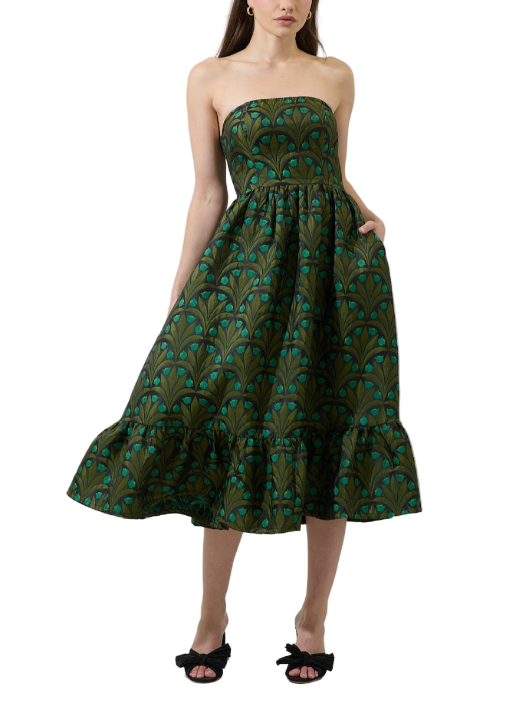 Step into the season with timeless charm with this cute dress. Featuring a beautiful all-over floral pattern, strapless neckline, and a midi length keeps it classic and versatile. Style it with strappy heels and delicate jewelry for an effortlessly polished look.

