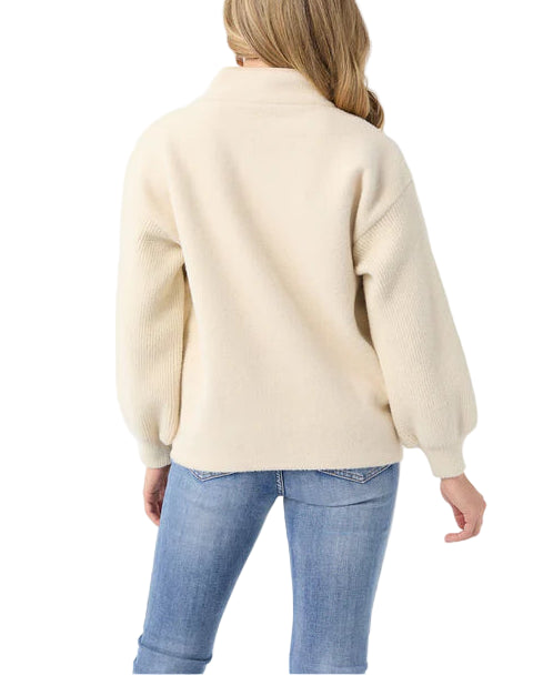 Upgrade your outerwear collection with our Harvey Soft Brushed Shacket! Designed to be the ultimate fall staple, this jacket is both stylish and functional. The soft brushed material is perfect for cooler weather, while the shacket style adds a trendy touch to any outfit. Say hello to your new favorite piece for the season!
