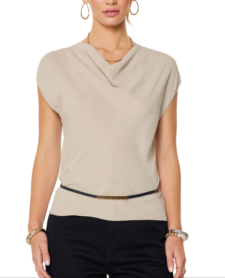 Draped cowl neck blouse
Cap sleeves
Relaxed fit
Soft drape at front neckline
Easy pullover style
Sustainable
Gentle cycle wash in cold water
100% RECYCLED POLY