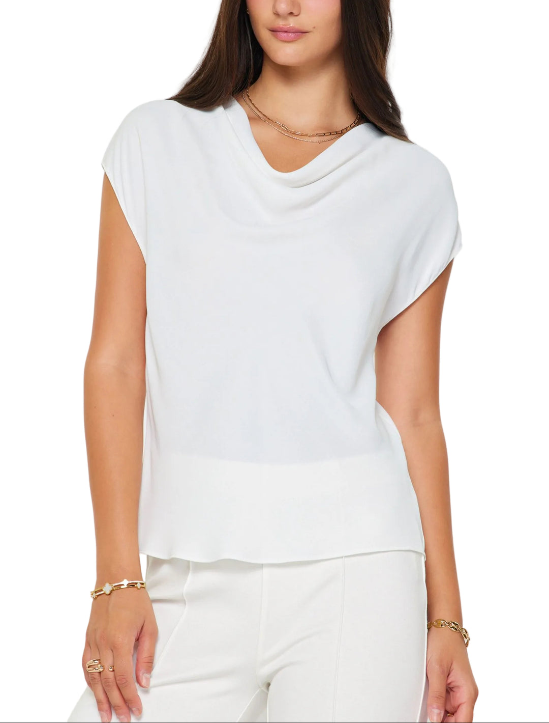 Draped cowl neck blouse
Cap sleeves
Relaxed fit
Soft drape at front neckline
Easy pullover style
Sustainable
Gentle cycle wash in cold water
100% RECYCLED POLY