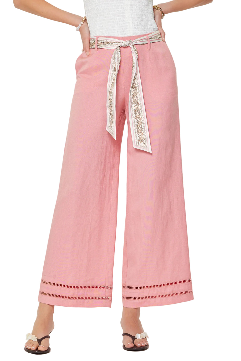 Cropped length wide leg pants
Floral scarf belt included
Ladder-lace detail hem
Elastic waistband
Side pockets
Lining included
55%LINEN 45%RAYON