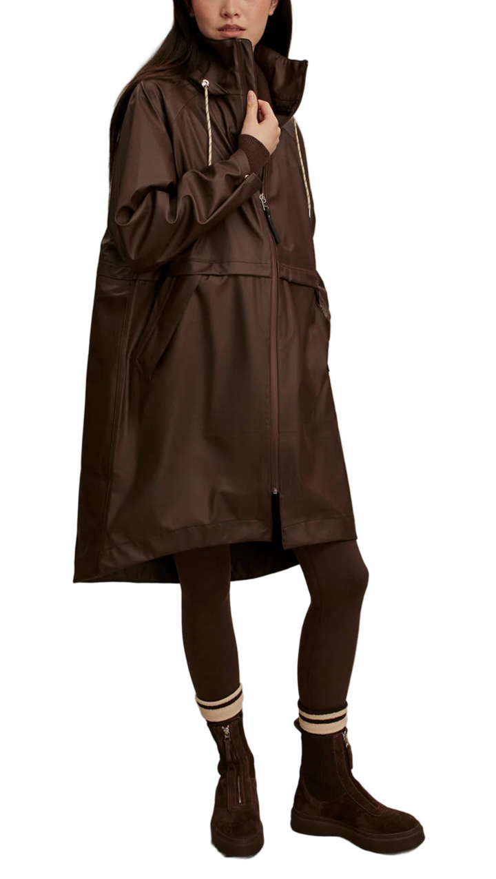 Fully waterproof and dramatically oversized, the Kirsten raincoat is a bold yet practical style statement.

 

We recommend sizing down.