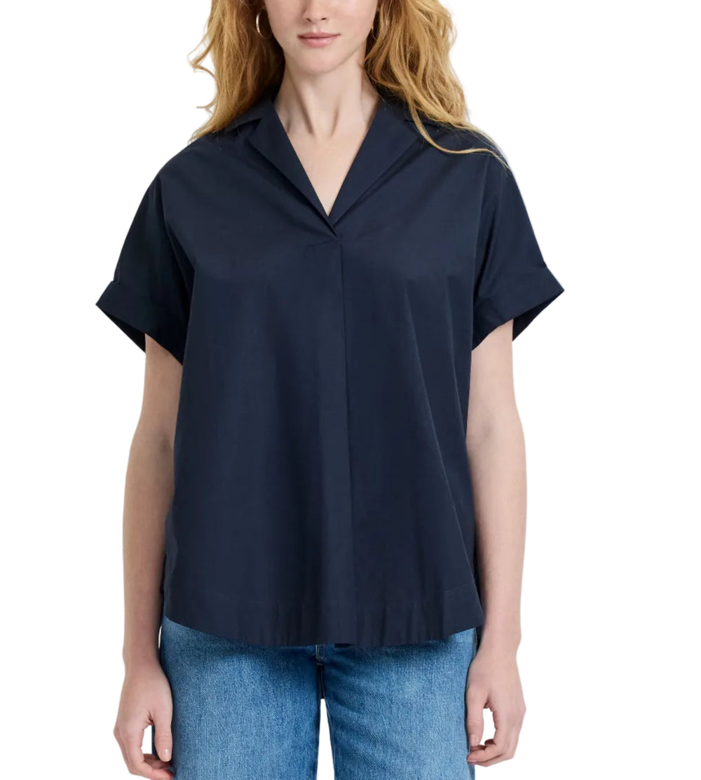 Clean, easy, and made for warm days. The Poplin Collar Short Sleeve Pullover is cut in a lightweight poplin with a relaxed silhouette that feels effortless but still polished. The soft collar and open neckline keep it refined, while the easy shape makes it one you’ll reach for on repeat.
An everyday go-to for city mornings, weekend plans, and everything in between.
Top
Fabric: lightweight poplin
Collared neckline
Short sleeves
Pullover style
Relaxed fit