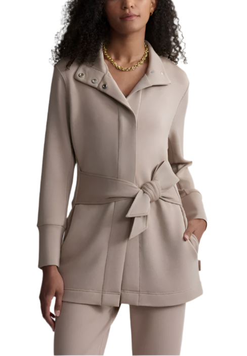 Designed to be worn multiple ways and crafted in our signature DoubleSoft® fabric, the Anset is a contemporary fitted jacket with a high neck, panelled sleeves, side seam pockets and snap fastenings at the front.