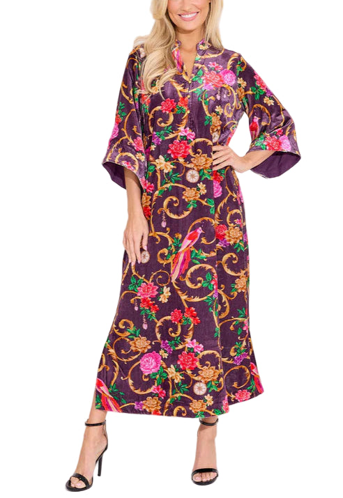 The Jerry dress is the perfect addition to your closet. This versatile dress is great for dressing up for any occasion. No matter how you wear it, it is sure to be a favorite! 

Fabric Content: 23% Nylon 77% Polyester
Fabric: Velvet
Machine wash cold