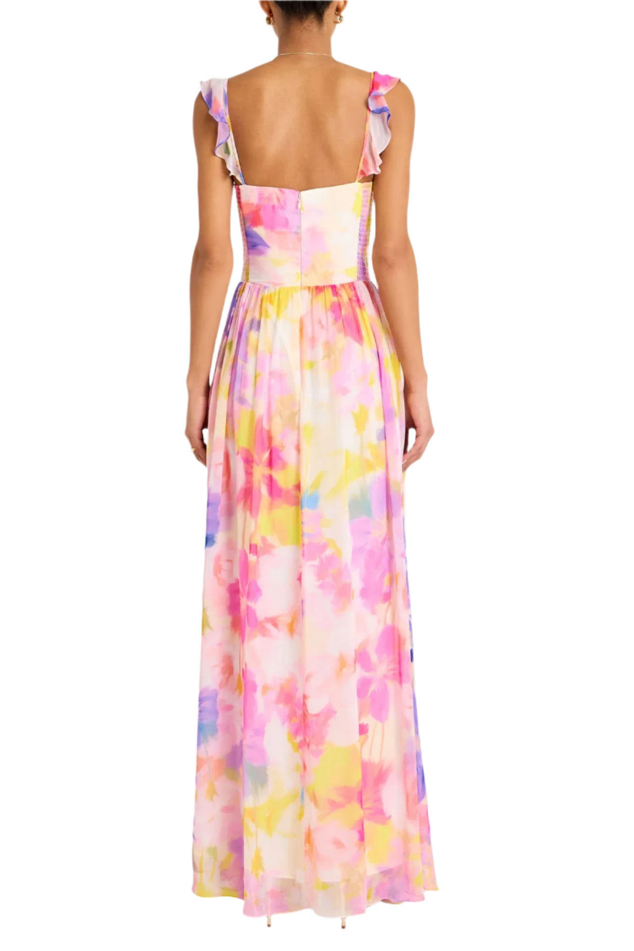 Take things up a notch in the Terrassa Maxi. Designed with dainty ruffled sleeves, a fitted bodice, and a long gathered skirt with a side slit, this dress is the ideal combination of energy and grace. Let the dress shine with understated heels for an eye-catching look.&nbsp;