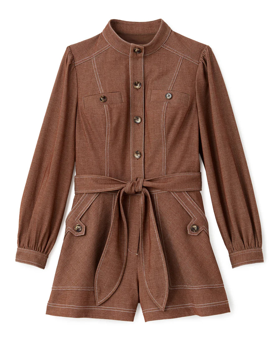 The Rachel Romper in Mocha evokes an effortless romance—softly tailored lines, subtle
accents, and a belted silhouette that moves beautifully through your day.

Feminine Tailoring: Puff sleeves and princess seams for shape
Artful Accents: Tonal stitching highlights thoughtful details
Adjustable Comfort: Elastic waist and removable fabric belt