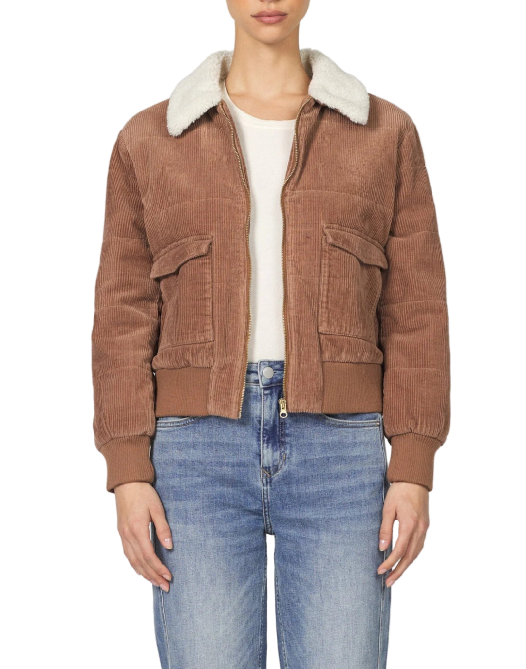 Hallie zip front with sherpa collared jacket featuring an oversized fit, offering a relaxing style with maximum comfort.

The perfect go-to for layering, adding a touch of effortless chic to any outfit.

Its easy-to-wear design ensures versatility for any lifestyle.