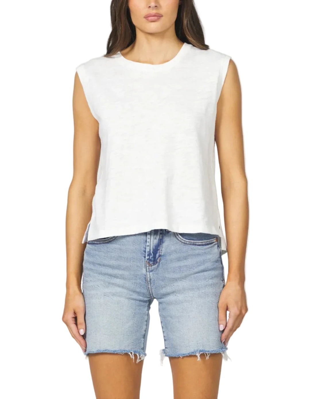Timeless style with the Charli top in designer colors, featuring a chic crew neck and a sleeveless design made from 100% cotton for breathability and comfort

Material: 100% Cotton

Care: (Machine wash cold, Tumble dry low)