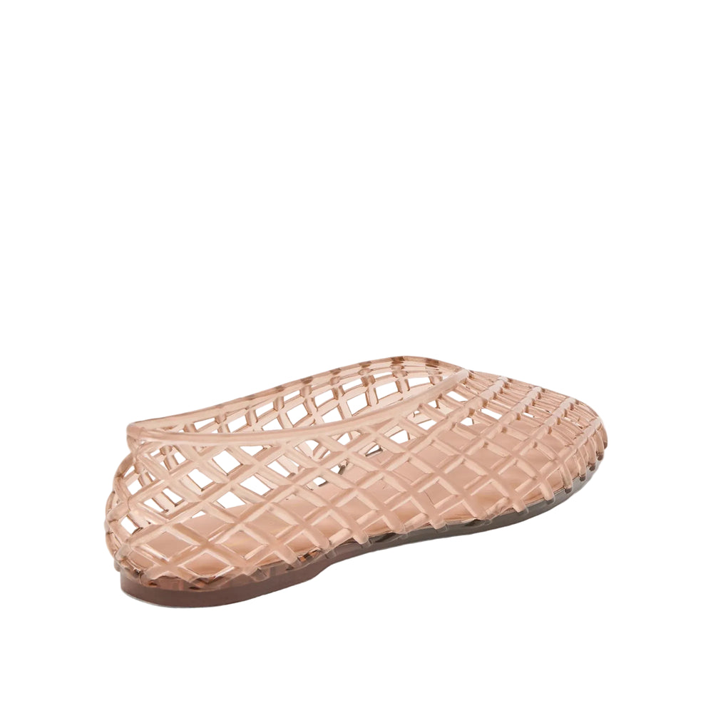 On-trend, nostalgic, and surprisingly versatile. JAM is the 90s-era jelly ballet flat you’ll reach for again and again this season. Her airy, toe-baring design and flat silhouette is made for easy styling and all day comfortable wear. In colorways like black, coral, crystal, and mocha, she’s a modern and playful addition to everyday denim, flowy midi dresses, playful skorts, and so much more. Pack her along on weekend trips and keep her by the door for almost any daytime outfit.