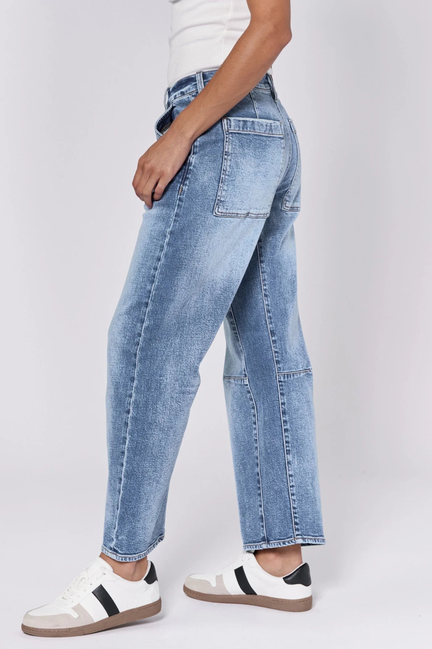 Lasso High Rise Cropped Barrel Jeans