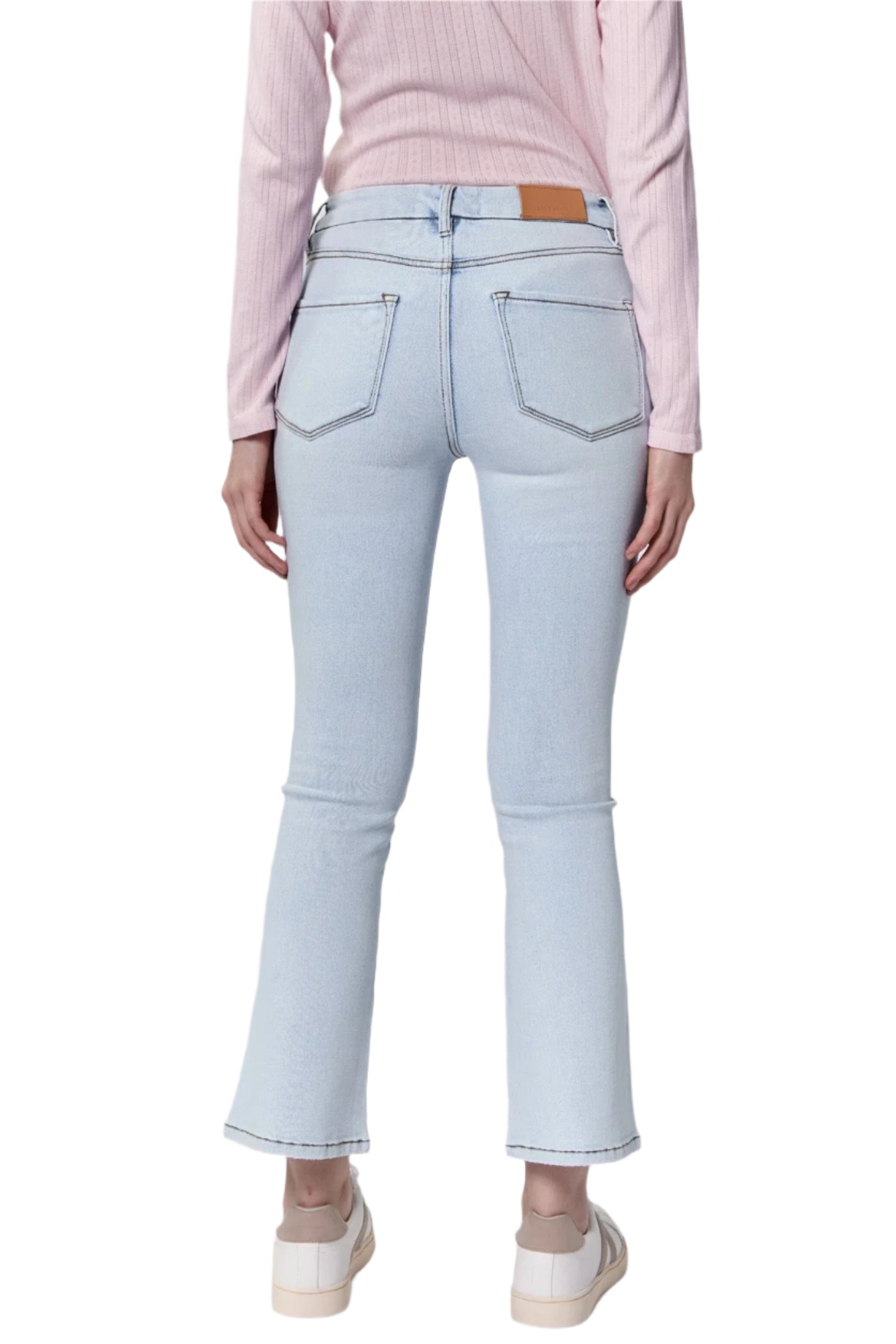 Brighten your wardrobe with the Jeanne mid rise flare cut jeans in cropped inseam, expertly designed for the modern look seeking both style and functionality. The chic fashion essentials boast a flattering fit in stretch denim that complements your silhouette while offering comfort for all-day wear. The clean hem adds touch of chic sophistication paralling the utility, making it perfect for both casual outings and more upscale occasions. Crafted for the ultimate balance between fashion-forward aesthetics an