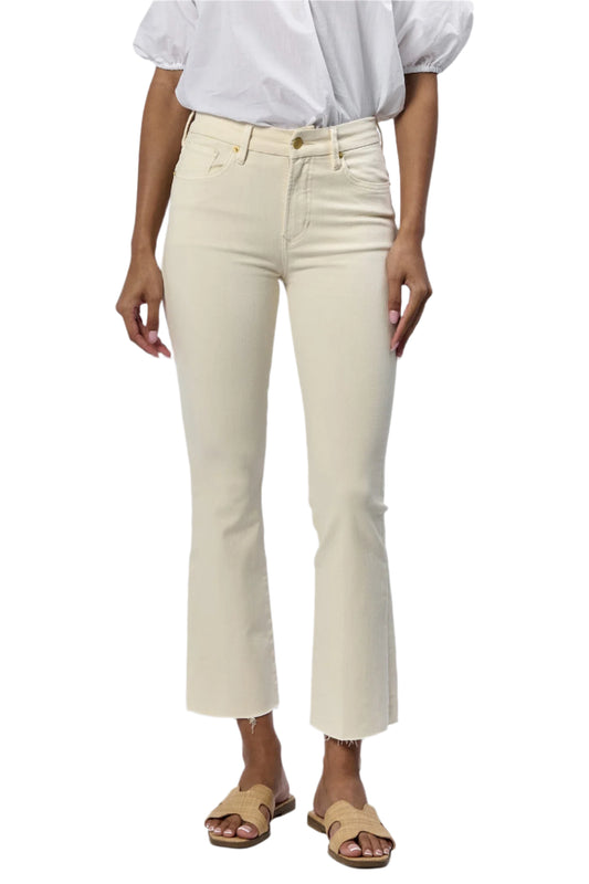 The perfect palette of colors in our Jeanne mid rise raw cut hem jeans in cropped inseam. These women's fashion staples are designed for those who enjoys comfort and versatility in their outfits. The flare cutting offers a silhouette to envy in stretch twill, while the contemporary raw cut hem adds an edge to your look. Ideal for both casual and chic occasions. Elevate your style with these comfortable clothing essentials, perfect for any lifestyle.

90% COTTON, 8% POLYESTER , 2% SPANDEX
Machine wash cold, 