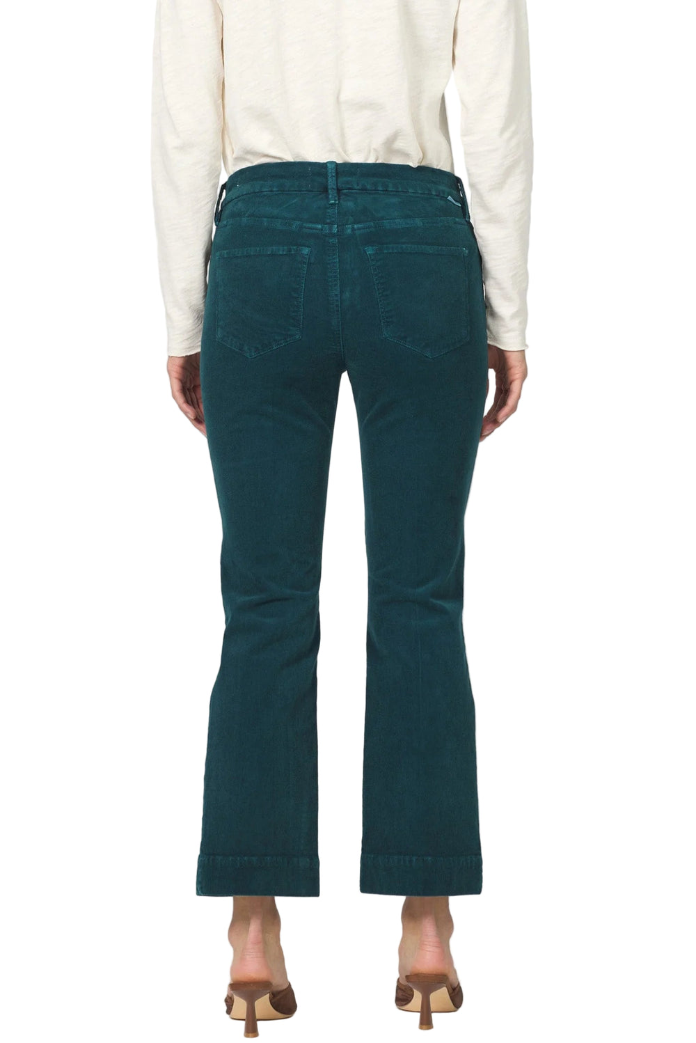 Jeanne mid rise clean hem pant that offers a sleek and sophisticated silhouette.

The corduroy provide a perfect blend of fashion and comfort, allowing for easy movement and versatility.

Ideal for seasonal occasion, the timeless details is a reliable addition and understated elegance.