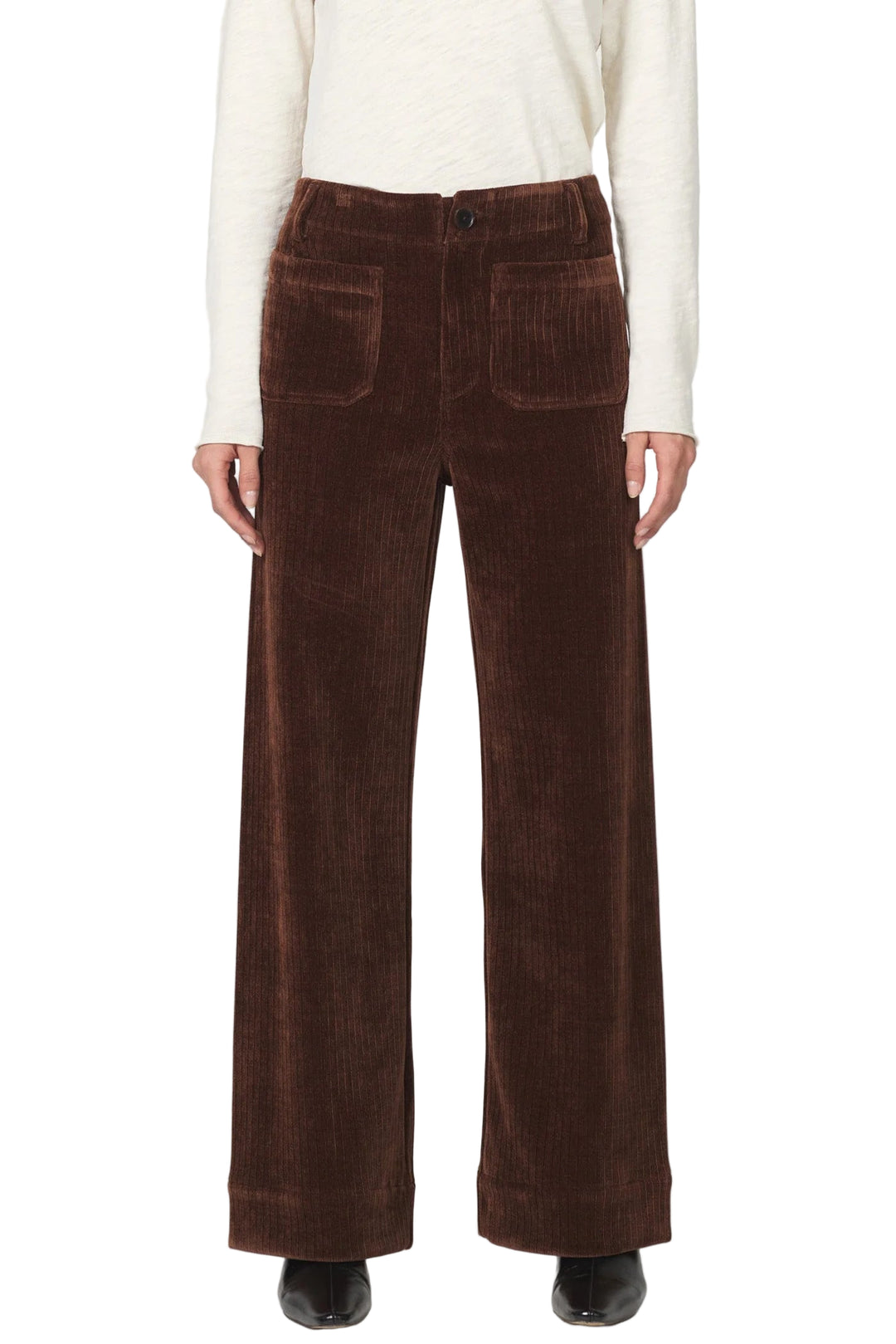 Audrey high rise clean hem corduroy pant, designed for a flattering silhouette and effortless style.

Offers a classic feel and comfort with their elegant fit, a dependable piece, tailored to enhance your shape and blend seamlessly with your everyday favorites adds a touch of sophistication.