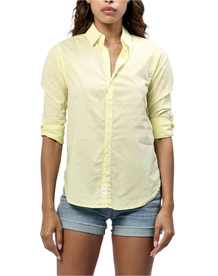 Taylor straight leg jean regular inseam in a chic shades, the essential addition to your collection. These versatile outfits are designed for those who seeks comfort without compromising on style. The flattering mid high rise and a clean hem finish promise a sleek, polished look perfect for any occasion. The tailored fit accentuates the silhouette, an ideal for both professional and casual settings. Crafted for serious comfort and longevity, thanks to soft yet durable fabric blend. The stretch from the span
