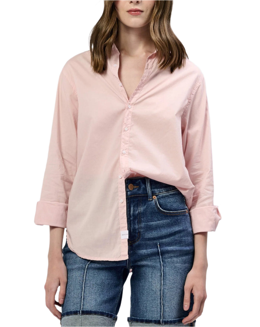 Taylor straight leg jean regular inseam in a chic shades, the essential addition to your collection. These versatile outfits are designed for those who seeks comfort without compromising on style. The flattering mid high rise and a clean hem finish promise a sleek, polished look perfect for any occasion. The tailored fit accentuates the silhouette, an ideal for both professional and casual settings. Crafted for serious comfort and longevity, thanks to soft yet durable fabric blend. The stretch from the span