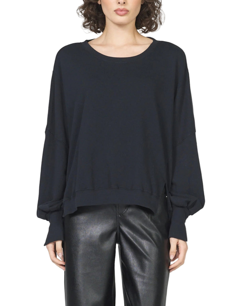 Cozy up in the Trenton crew neck sweater in an oversized fit, this long sleeve sweater offers unmatched comfort and a relaxing style perfect for any casual occasion adding warmth, a versatile piece for layering or wearing on its own.


