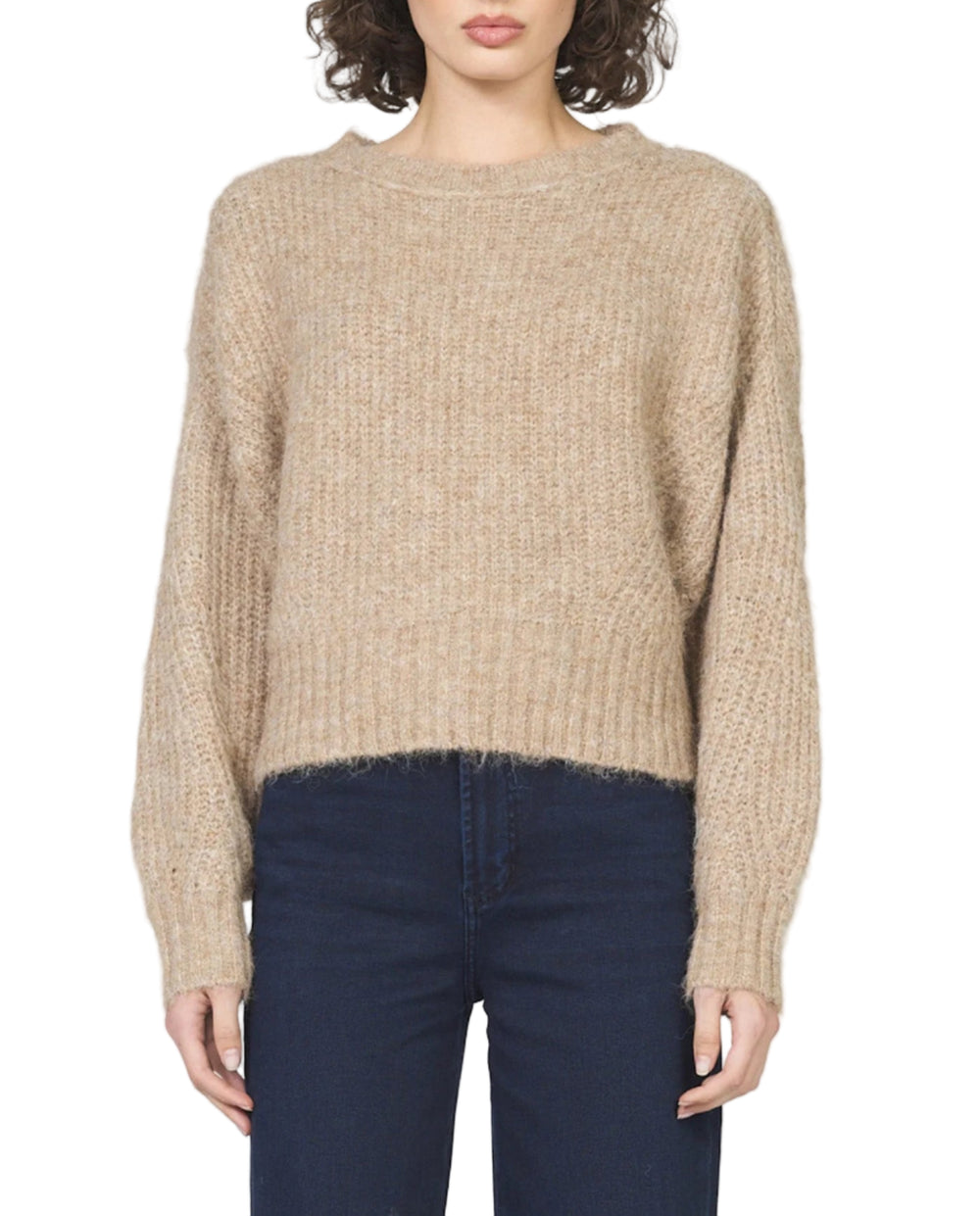 Indulge in cozy elegance with Mylan long sleeves sweater, crafted from brushed yarns for warmth and showcaseing a blend of textures for an elevated look.

This timeless crew neck piece in relaxed fit enhances your wardrobe with its soft feel and versatile style