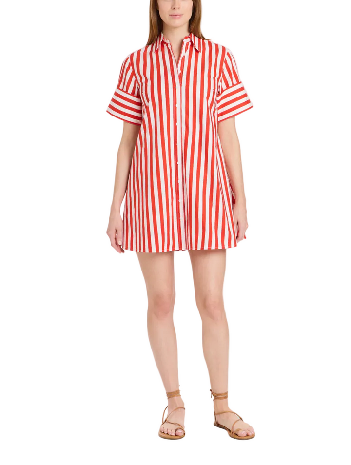 
The Dock Dress is a short-sleeved, button-down shirt dress with a relaxed, A-line silhouette. The structured collar and full-length button placket give it a classic, tailored feel, while the loose fit adds an effortless, easygoing charm. Pair back to your favorite sandals or jellies! 

Collar neckline
Mini
Full button front
Pockets
100% cotton poplin