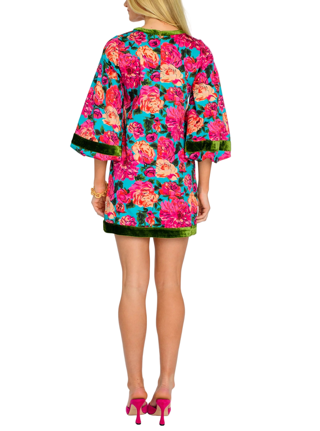 London is a seasonal shift dress, with bubble hem balloon sleeves and velvet trim. She is an easy option for all of your plans this Holiday season, whether you pair her with tights and boots or a pair of fun pink heels.