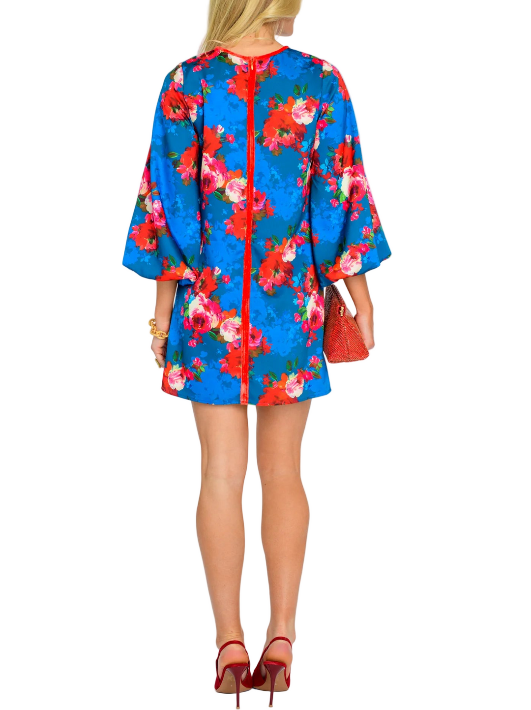 London is a seasonal shift dress, with bubble hem balloon sleeves and velvet trim. She is an easy option for all of your plans this Holiday season, whether you pair her with tights and boots or a pair of fun red heels.