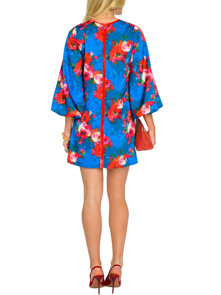 London is a seasonal shift dress, with bubble hem balloon sleeves and velvet trim. She is an easy option for all of your plans this Holiday season, whether you pair her with tights and boots or a pair of fun red heels.