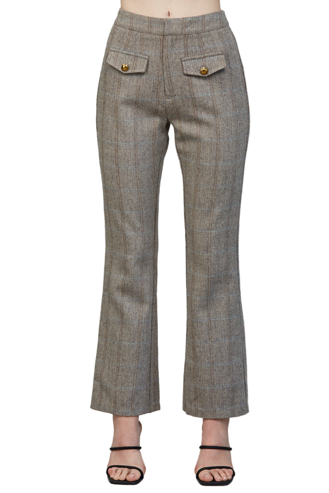 Step into style with the Abbie Herringbone Pattern Pants! Featuring a chic high waist and a timeless herringbone design, these pants add a playful twist to your everyday look.