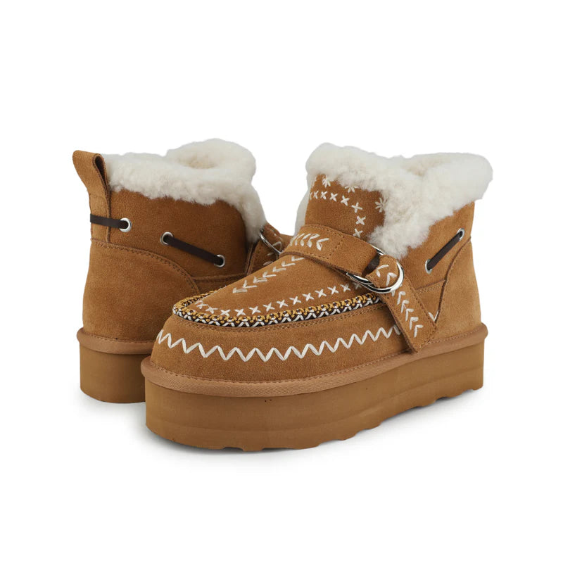 Her style is as free as her spirit — welcome to Vintage Havana, where everyday cozy meets street style. Think bold, trendy, and always a vibe.