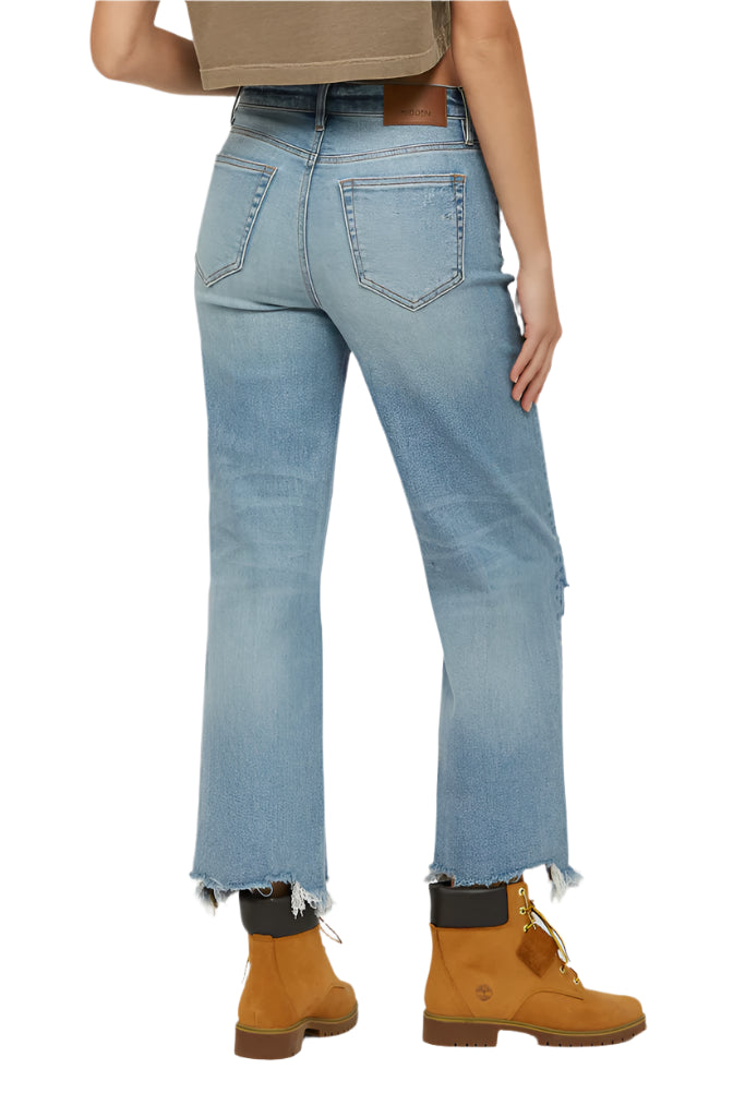 93% Cotton, 6% Polyester, 1% Spandex
Front Rise – 11”
Inseam – 28”