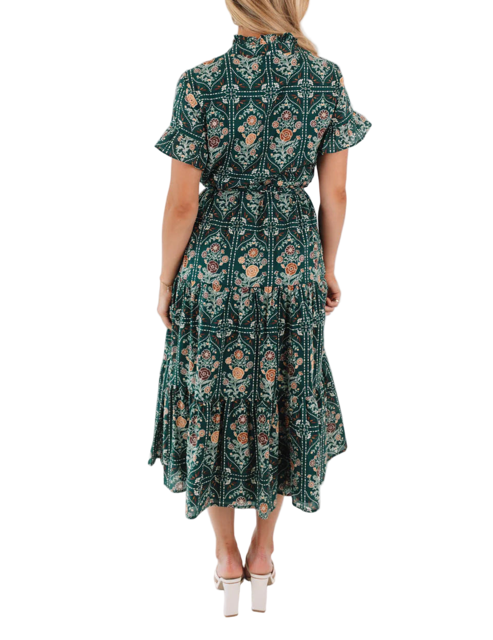 This charming hunter midi dress showcases a moody print and a flattering adjustable tie waist for a timeless, feminine look. The button-up neckline and short sleeves add a classic touch, making it effortlessly polished. With its warm tones and easy silhouette, it’s the perfect piece for fall outings or brunch dates.