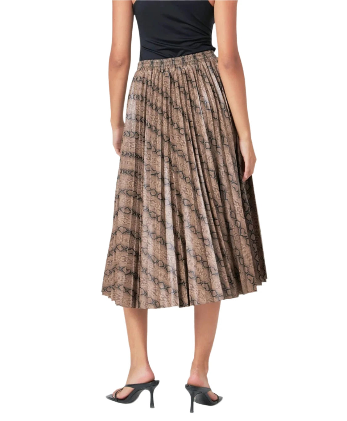 The subtle sheen of the snakeskin print embodies a sophisticated look. Pair this pleated midi skirt with your favorite turtleneck for a comfortable yet chic look