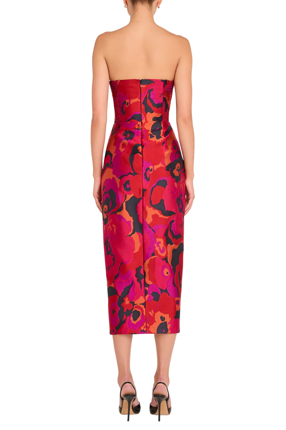 Catch eyes in the Ivy Midi. This perfectly structured piece features a warm, feminine print and a leg-baring slit that keeps things formal but fresh. Style with black heels and let the dress do the talking.