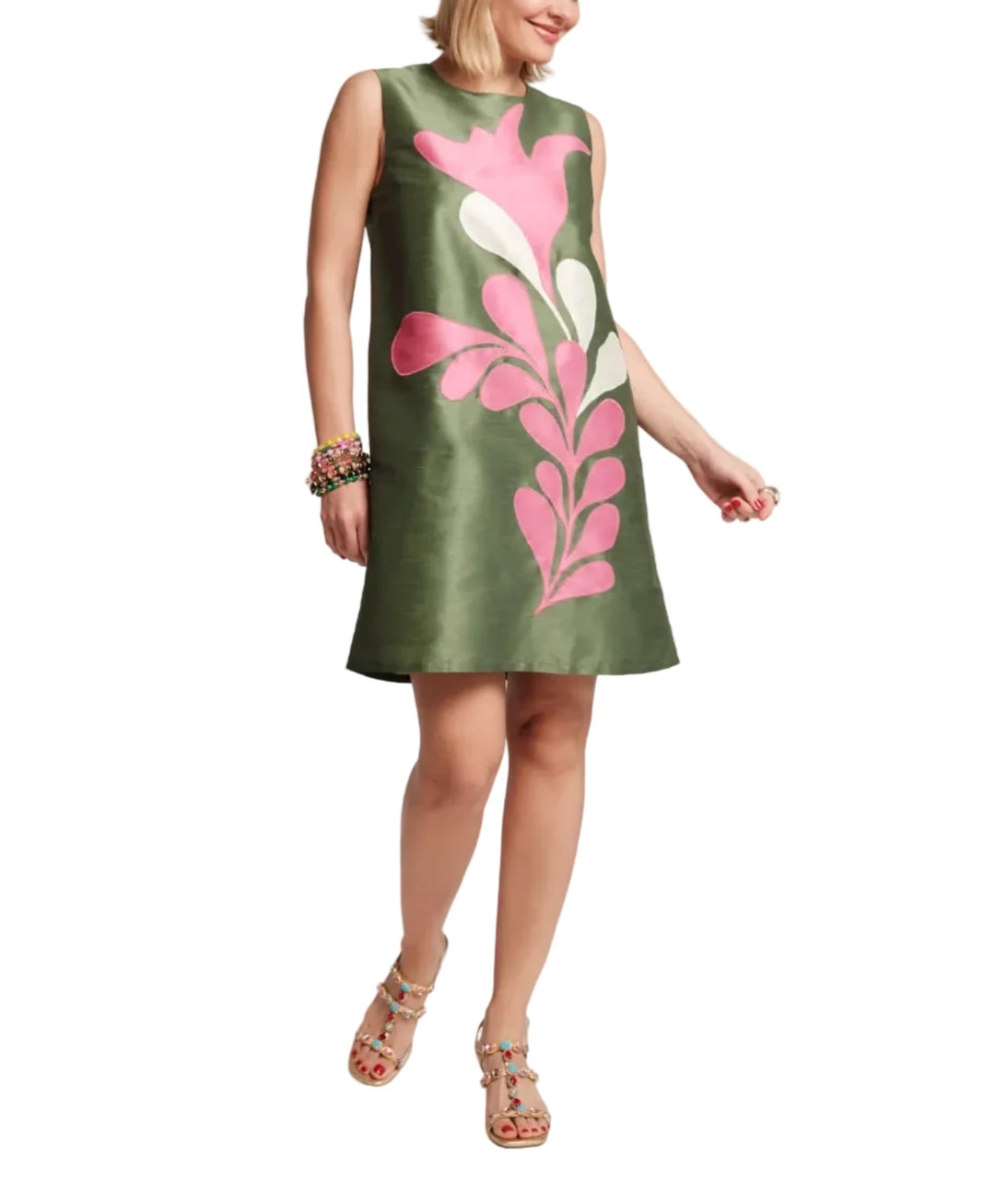 Shift into style with this season's Lily Shift Dress, designed in a Modern Palm pattern that adds dimension and makes for a polished finish. This form-fitting sleeveless mini shift dress is an elegant style choice for your most anticipated events. 