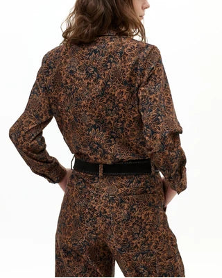 Beautiful from every angle. This version of our Archie Shirt is made from super soft cotton velvet with a touch of spandex for extra comfort. The Wild Tapestry print is truly stunning, giving it the boho feel we love. It features a classic shirt collar, covered buttons, and a slightly longer back hem that makes it especially comfortable. It&