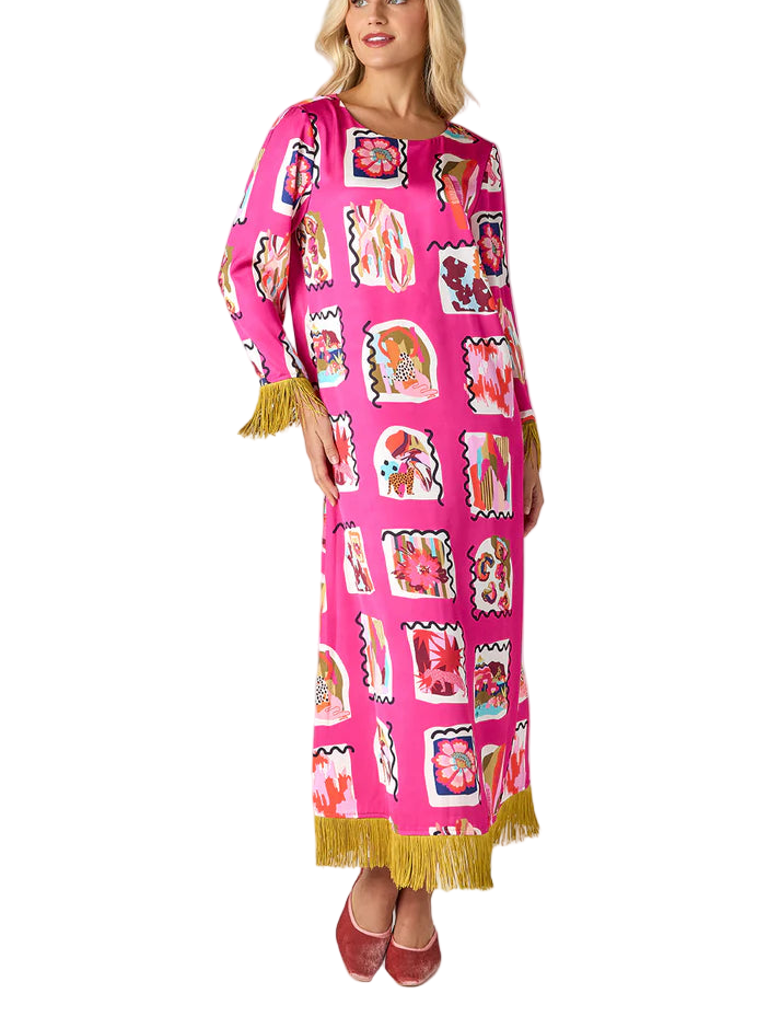 Turn heads, collect compliments, repeat. Named after our Drewry Street office, the Drewry Dress is a true showstopper. With its flattering A-line silhouette, ¾-length sleeves, and rounded neckline, this standout style is finished with playful fringe along the sleeves and hem for added flair.