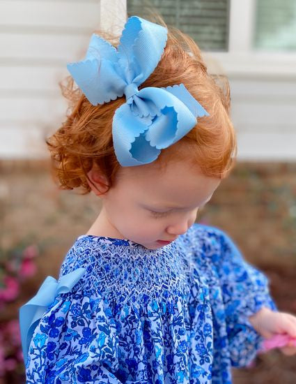 Medium Grosgrain Hair Bow with Scalloped Edge