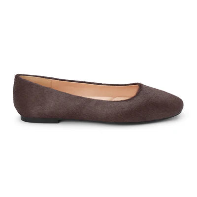 Cow hair upper
Manmade outsole
Faux leather lining
TPR heel
Padded insole
Slip-on style
Imported